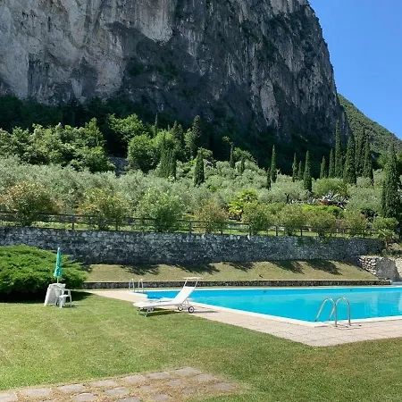 Sky&pool Dom Apartment